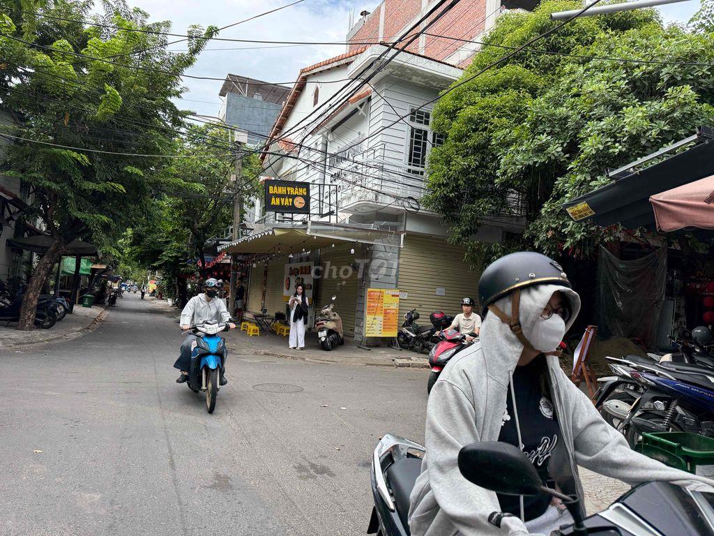 Nhà 2 mặt tiền khu Buôn Bán sầm uất ,mặt tiền đẹp nhất