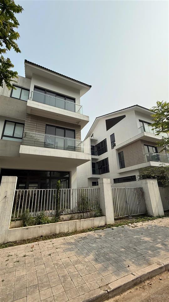 Bán biệt thự 200m2, ngay cạnh công viên cây đàn, sát vành đai 4. giá siêu rẻ