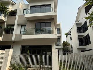 Bán biệt thự 200m2, ngay cạnh công viên cây đàn, sát vành đai 4. giá siêu rẻ
