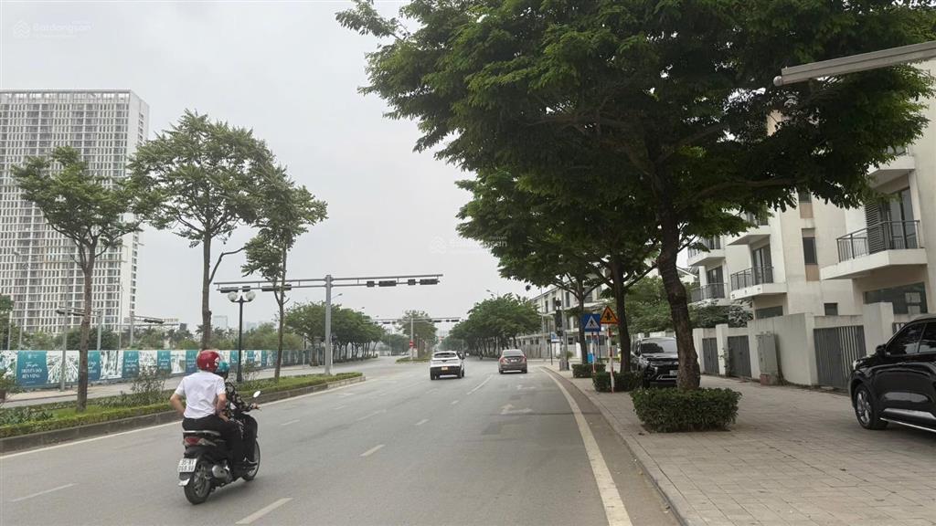 Bán căn c01.29 mặt đường 40 nguyễn văn luyện, gần công viên thiên văn học