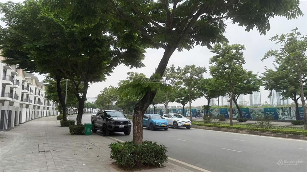 Bán căn c01.29 mặt đường 40 nguyễn văn luyện, gần công viên thiên văn học