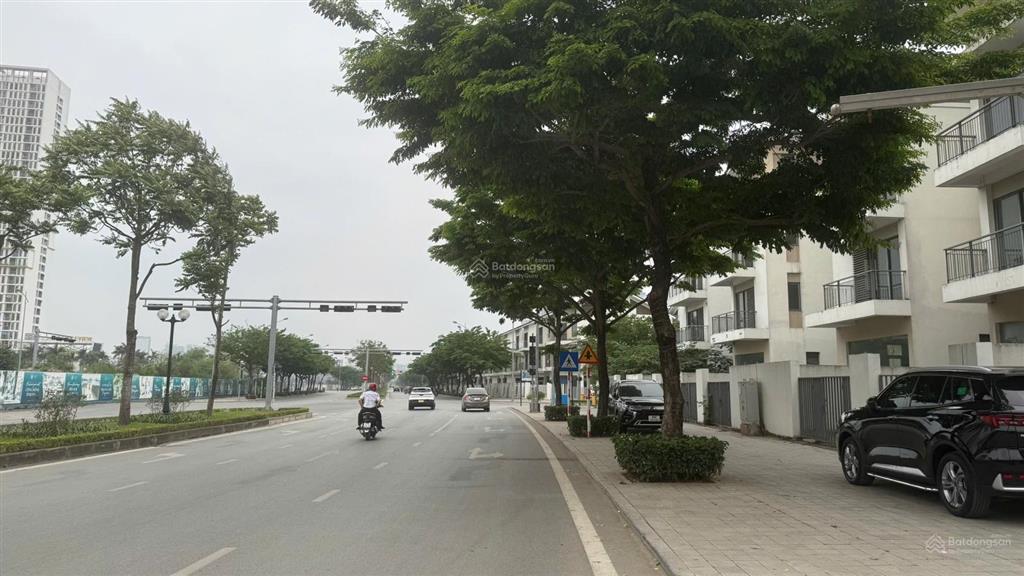 Bán căn c01.29 mặt đường 40 nguyễn văn luyện, gần công viên thiên văn học