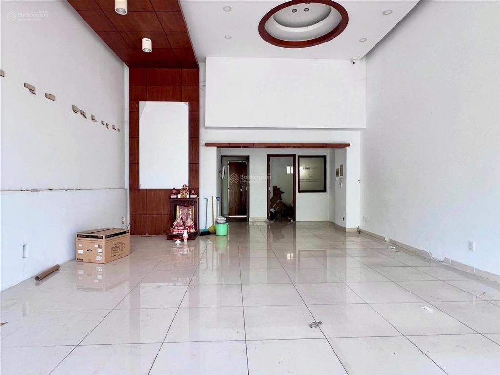 Cho thuê mặt bằng tầng trệt và lửng ngay mặt tiền nhà phố kinh doanh mỹ hưng, nguyễn văn linh