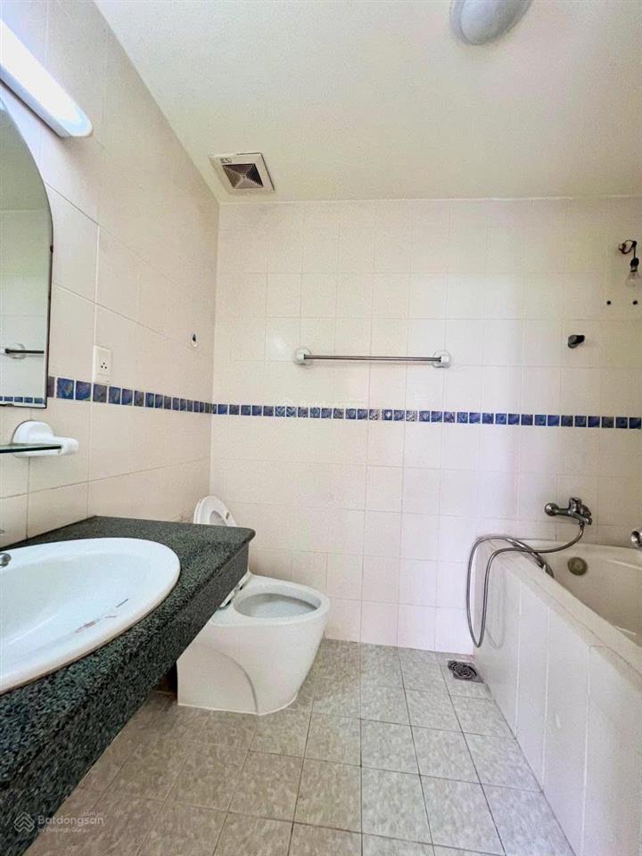 Cho thuê mặt bằng tầng trệt và lửng ngay mặt tiền nhà phố kinh doanh mỹ hưng, nguyễn văn linh