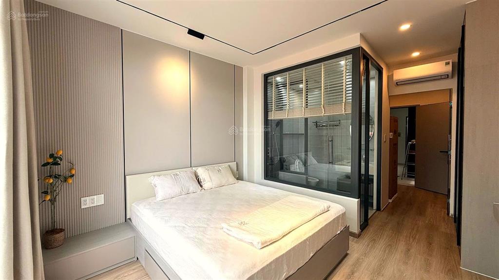 Bán nhà hẻm xe hơi 5 phòng kế quận 1 full nội thất 19,2 tỷ