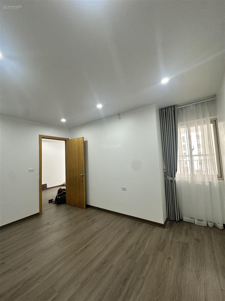 Bán gấp cc 56m2 ở đông ngạc, 3,75 tỷ gồm 2 phòng ngủ, phòng khách siêu đẹp, 0967 555 ***