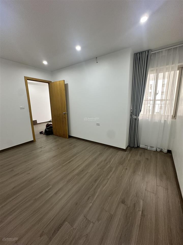 Bán gấp cc 56m2 ở đông ngạc, 3,75 tỷ gồm 2 phòng ngủ, phòng khách siêu đẹp, 0967 555 ***
