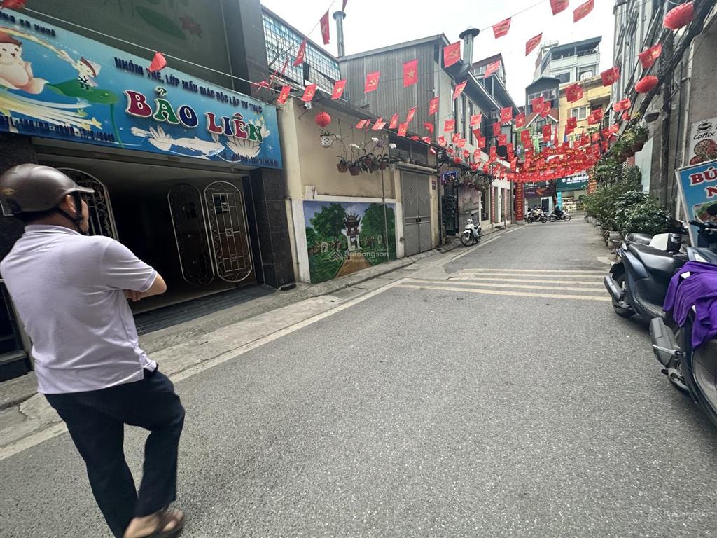 Chủ nhà cho thuê 100m2 sàn làm văn phòng cty, phòng vé máy bay giá 10tr