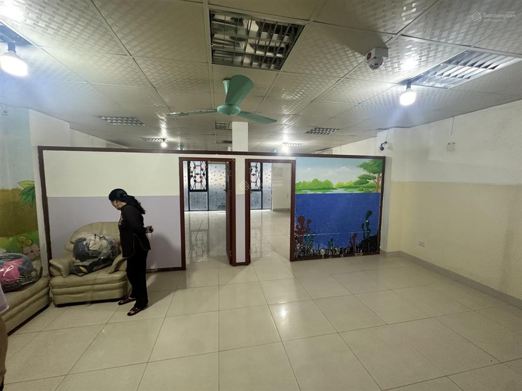 Chủ nhà cho thuê 100m2 sàn làm văn phòng cty, phòng vé máy bay giá 10tr