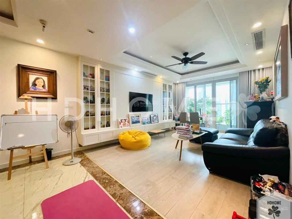 Bán chcc mandarin  134.4 m2, nội thất cao cấp, không gian hiện đại và đầy cảm hứng   0904 011 ***