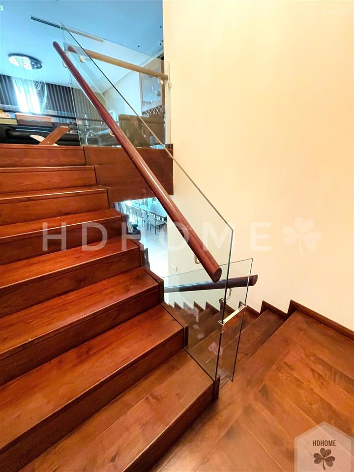Bán căn hộ duplex view công viên  vị trí đẹp, full nội thất   0904 011 ***
