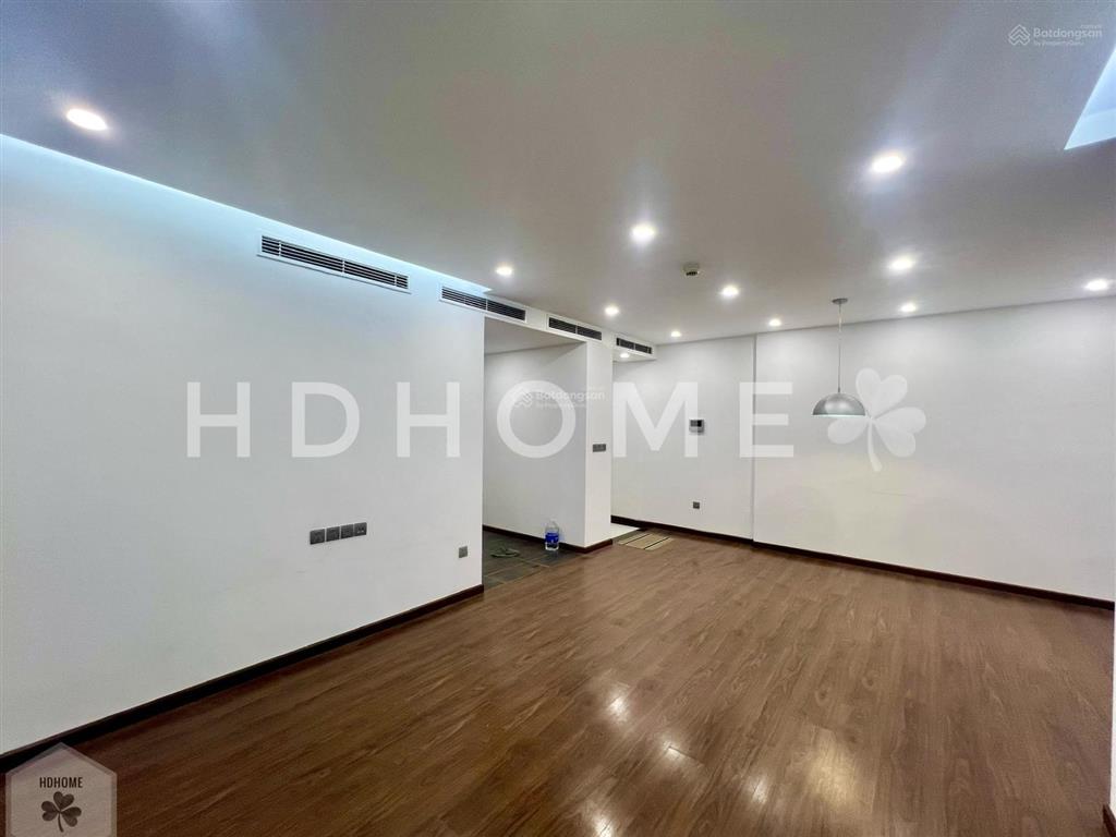 Gia đình cần bán chcc 6th element 109m2, sở hữu vị trí đẹp view hồ, giá hấp dẫn