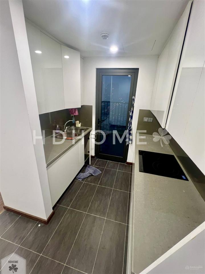 Gia đình cần bán chcc 6th element 109m2, sở hữu vị trí đẹp view hồ, giá hấp dẫn