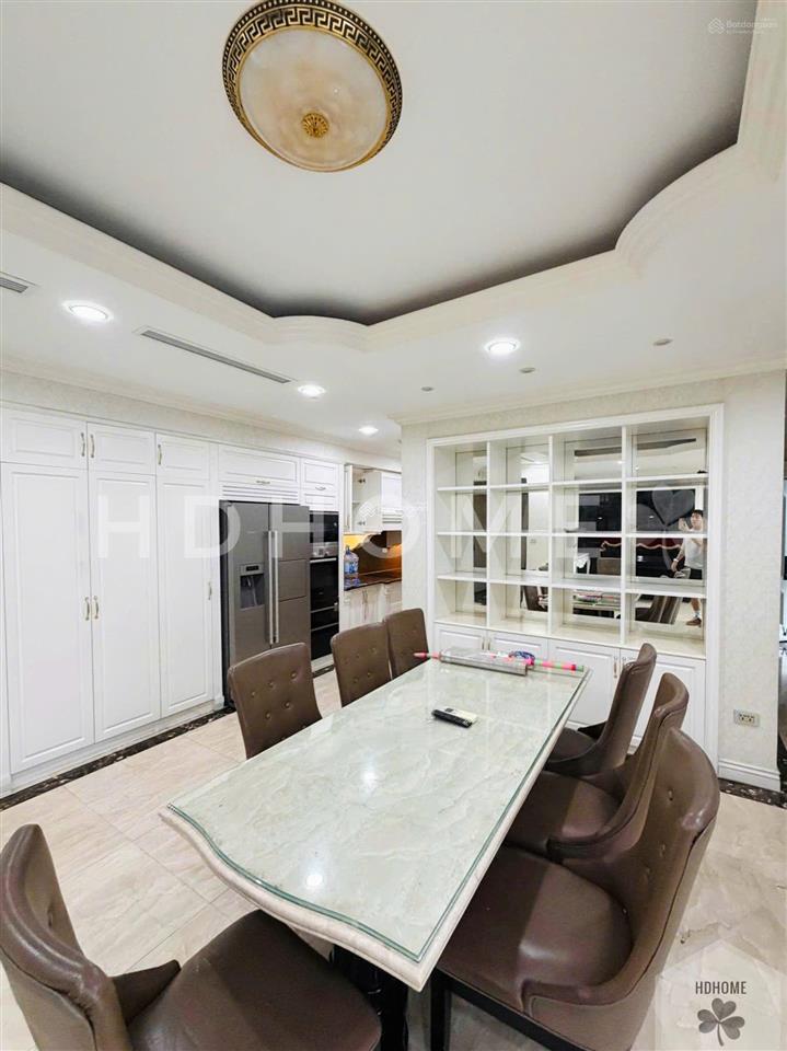 Bán chcc mandarin 168m2  3 phòng ngủ, nội thất đẹp, tầng cao view đẹp, giá thiện chí  0904 011 ***