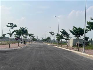 Chuyển nhượng đất nền dự án hòa lạc. dt 100m2. mt 5m. giá 4,5 tỷ