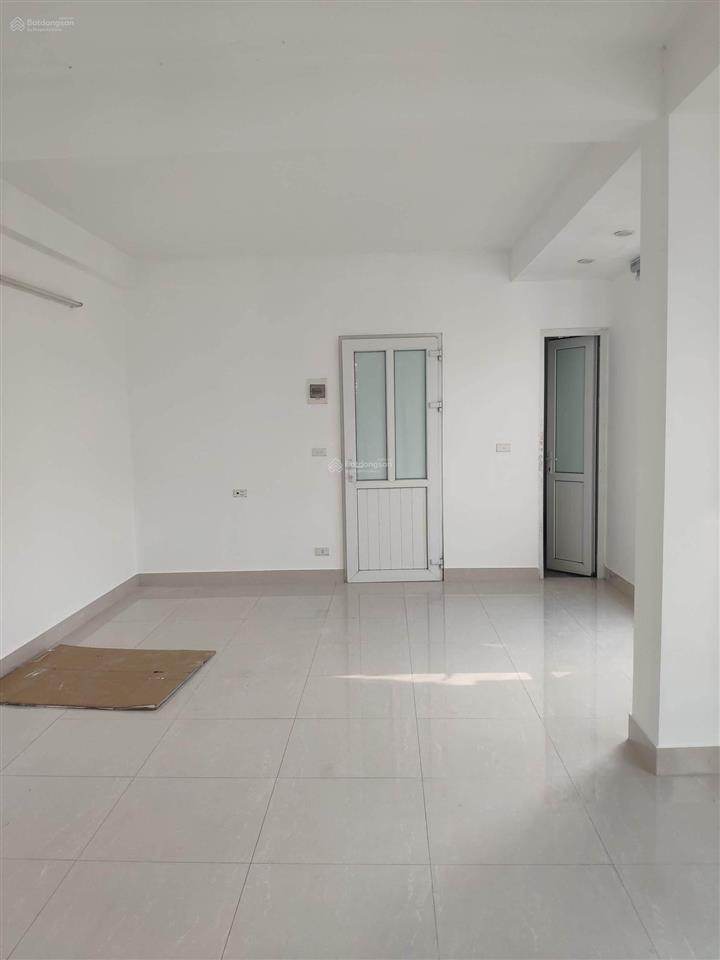 Chính chủ cho thuê tầng 2 mặt phố quần ngựa, làm văn phòng, kinh doanh nhỏ