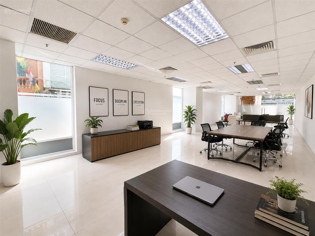 Cho thuê mặt bằng tầng trệt 150m 123 nguyễn đình chiểu  có lối đi riêng