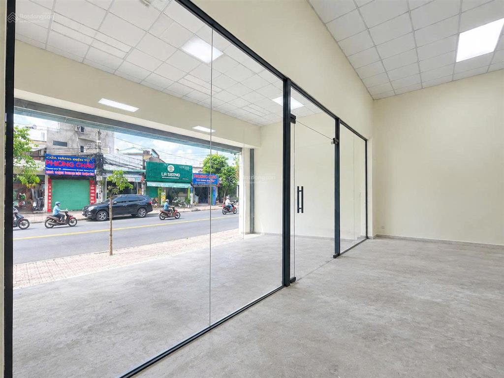 Cho thuê nhà mặt tiền 8m  300m2 tại kha vạn cân  sân trước 50m2
