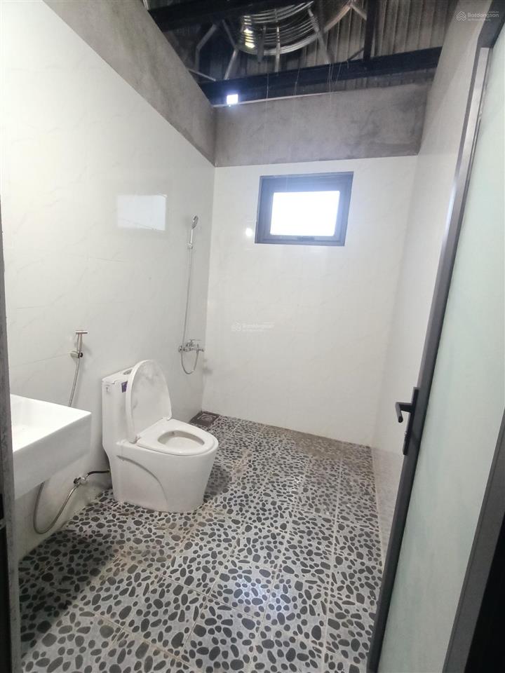Cho thuê kho 15x25m tổng 350m2 gần sân bay liên khương, giá 13tr /tháng