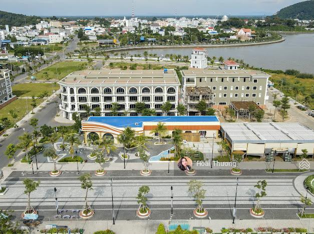 Nhà phố new vegas hà tiên ba mặt giáp biển, căn góc, giá chủ đt 7.5tỷ 107m2 nhà 4tầng 0932 185 ***
