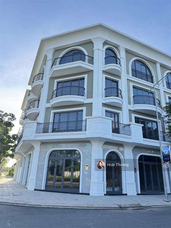 Nhà phố new vegas hà tiên ba mặt giáp biển, căn góc, giá chủ đt 7.5tỷ 107m2 nhà 4tầng 0932 185 ***