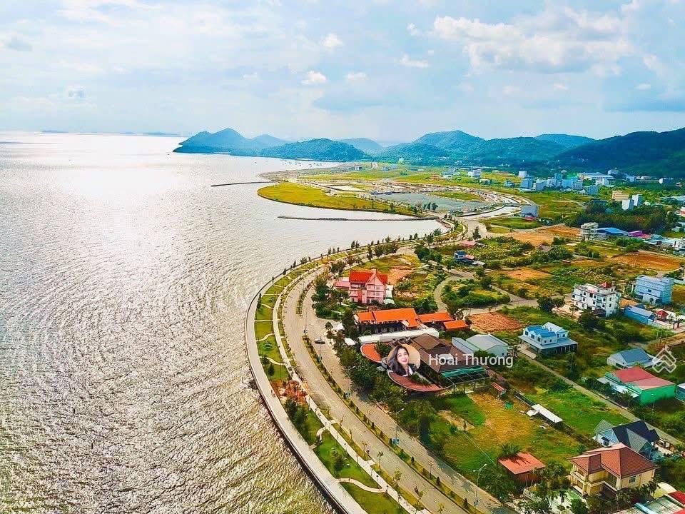 Bán cặp nền đường số 6,võ văn kiệt khu đô thị mới hà tiên,khu vực đông dân,gần trung tâm/0932 185 ***