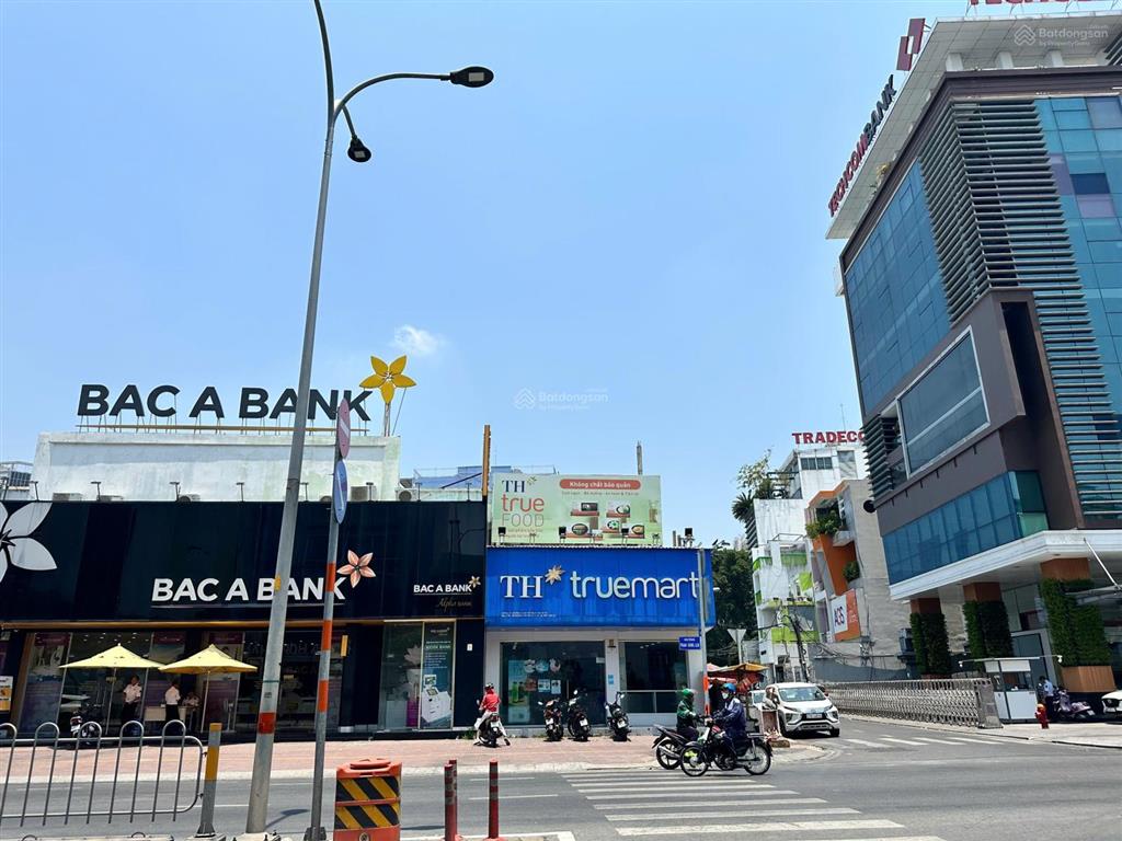 Bán nhà mặt tiền ngang 8m, mặt tiền phan đăng lưu, phú nhuận