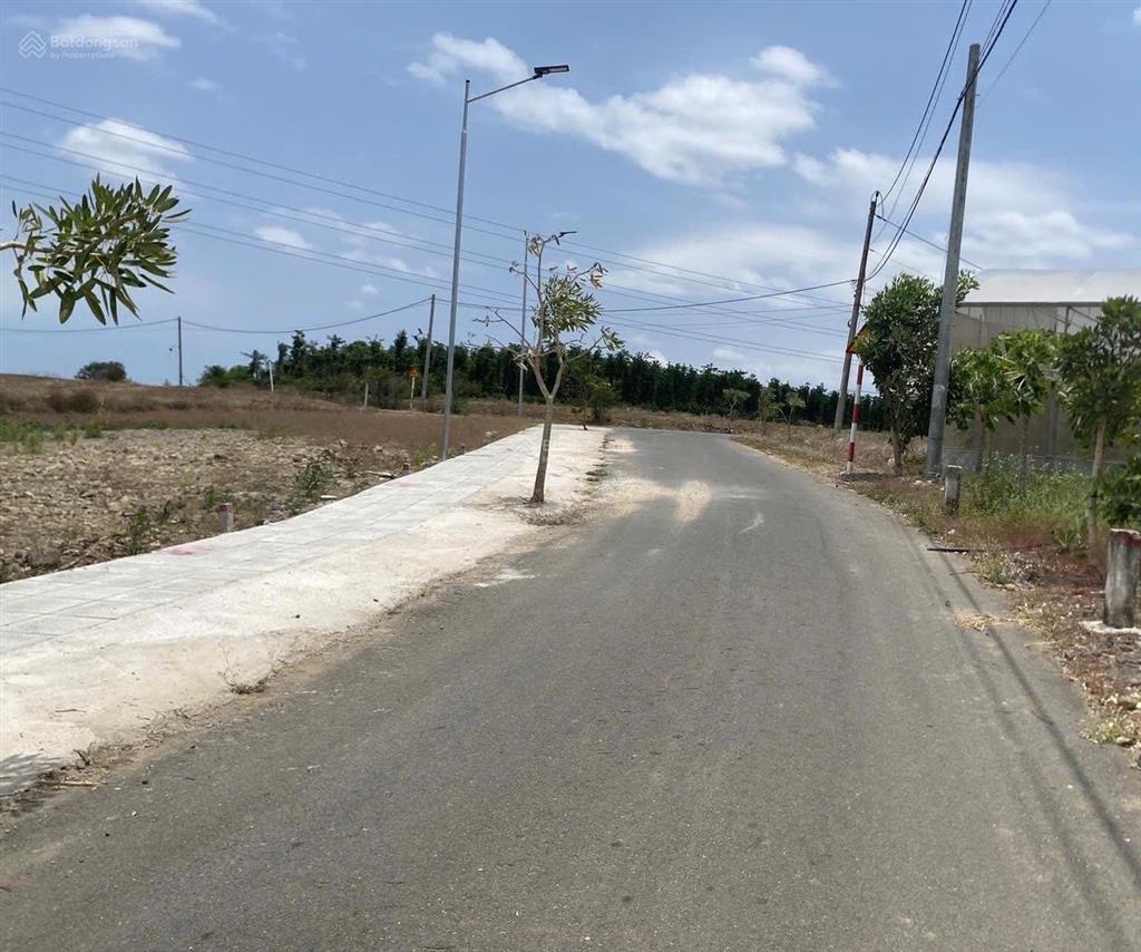 Kẹt tiền, giảm chào 80 triệu, lô đất 5m x 33m, giá sau giảm chỉ còn 500 triệu