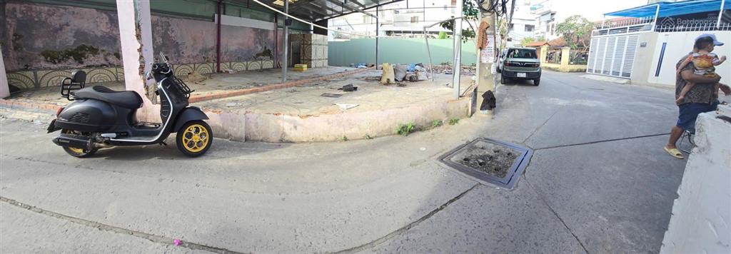 Đất trống hẻm 7m lạc long quân  cách lê đại hành 1km. dt 6,7x12m nở 8.4m
