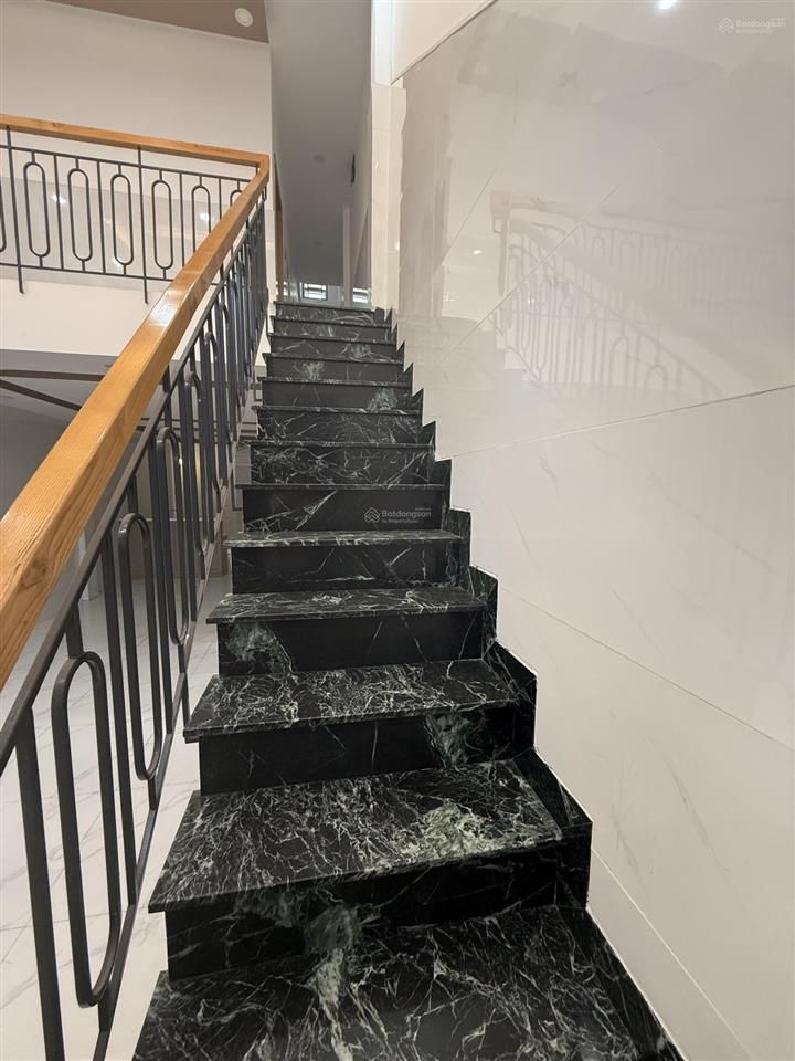 Bán nhà đừơng bảy hiền. tân bình. dt 4,5x14m . 1 lửng nhà mới. giá 9 tỷ
