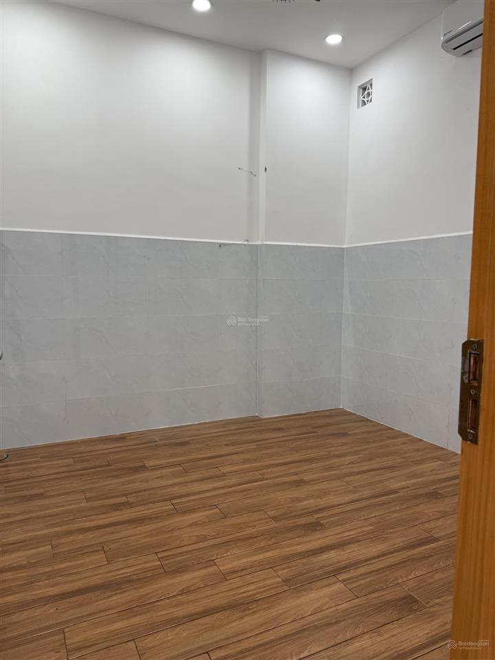 Bán nhà đừơng bảy hiền. tân bình. dt 4,5x14m . 1 lửng nhà mới. giá 9 tỷ