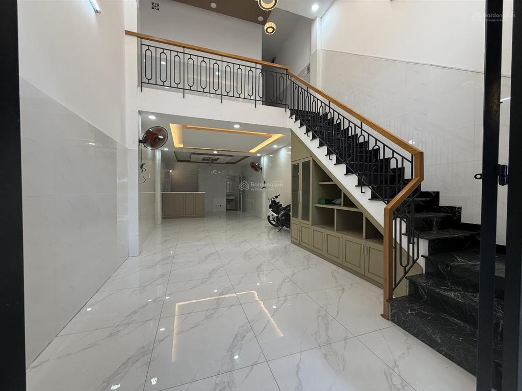 Bán nhà đừơng bảy hiền. tân bình. dt 4,5x14m . 1 lửng nhà mới. giá 9 tỷ