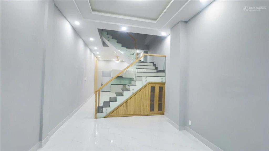 Hẻm 2 xe hơi lê ngã. dt 3,9x15m  3 tầng mới full nt. giá 8,6 tỷ
