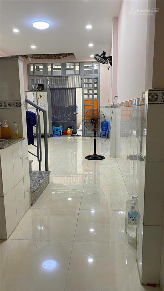 Bán nhà hẻm 4m âu cơ. dt 5x12,5m cn đủ. cấp 4. giá 5.65 tỷ