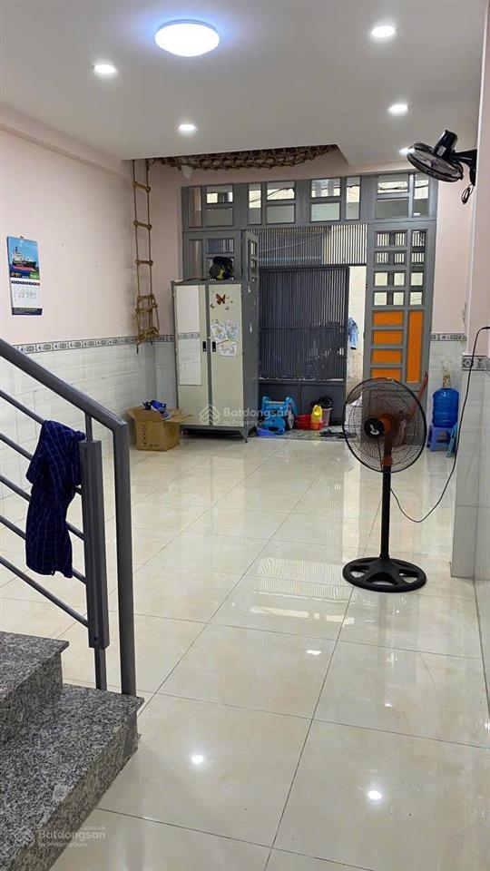 Bán nhà hẻm 4m âu cơ. dt 5x12,5m cn đủ. cấp 4. giá 5.65 tỷ