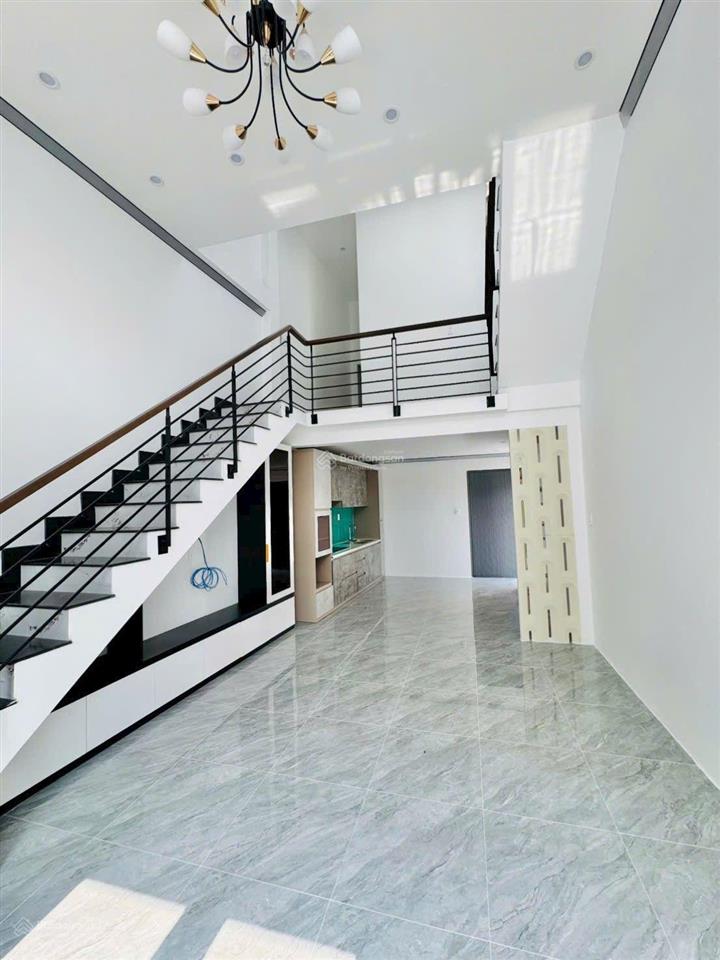 Bán nhà lầu trung tâm 4.5 tỷ kinh doanh, gần chợ đêm biên hùng, 1 sẹc đường chính chỉ 100m