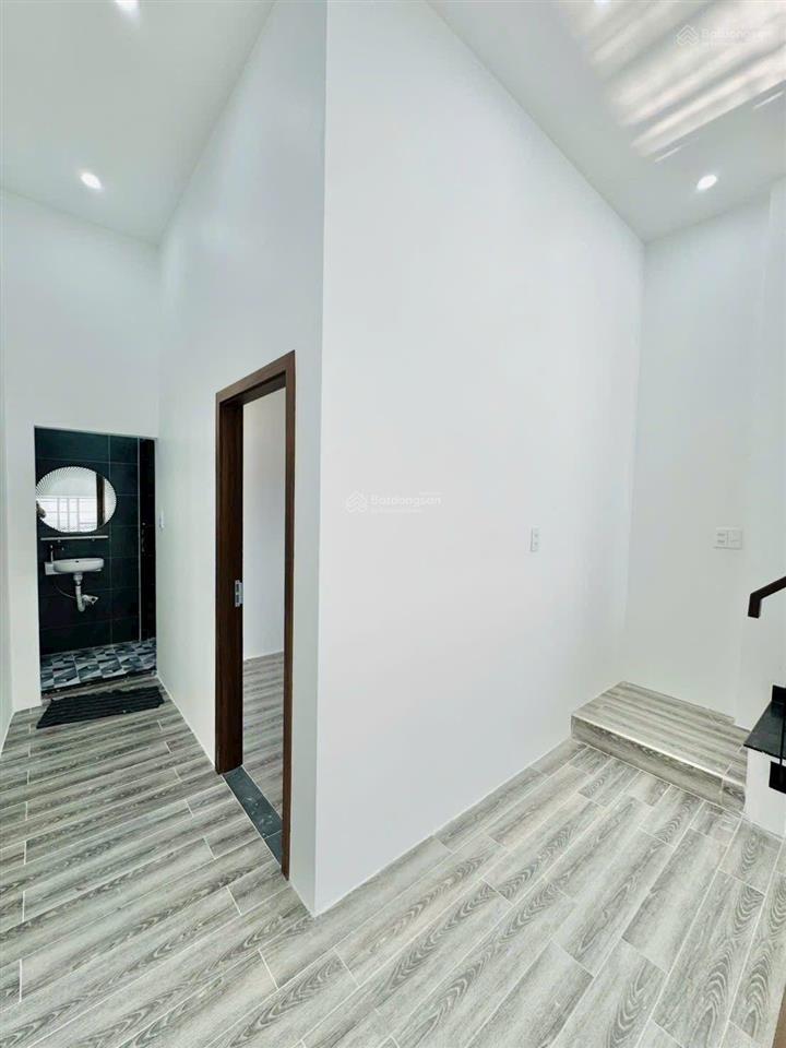 Bán nhà lầu trung tâm 4.5 tỷ kinh doanh, gần chợ đêm biên hùng, 1 sẹc đường chính chỉ 100m