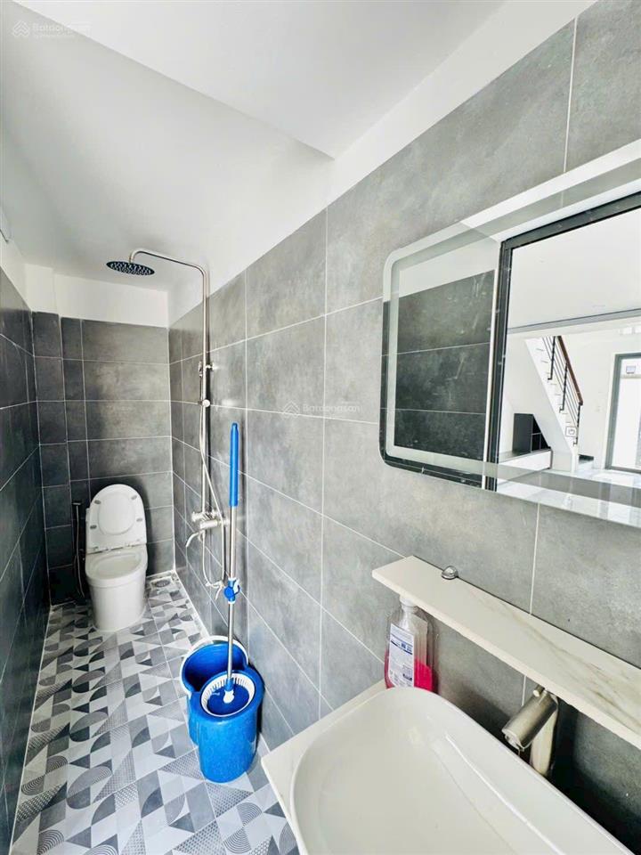 Bán nhà lầu trung tâm 4.5 tỷ kinh doanh, gần chợ đêm biên hùng, 1 sẹc đường chính chỉ 100m
