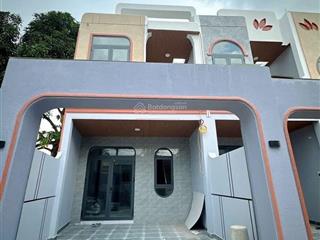 Bán nhà lầu mới 2.6 tỷ phường tân vạn gần cầu bửu hoà. đường ô tô có sân xe 7 chỗ