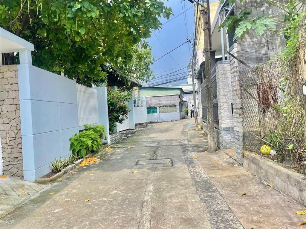 Bán 232m2 đất phường tân phong chỉ 8 tỷ, gần công viên giương tử giang.2 xẹc ra nguyễn ái quốc