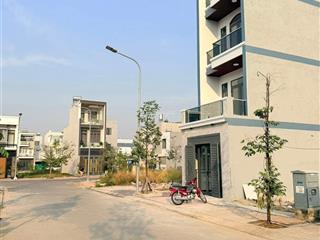 Bán căn góc 2 lầu thuộc kdc bửu long mới p. trấn biên, nhà mới ở hiện đại đầy đủ tiện nghi