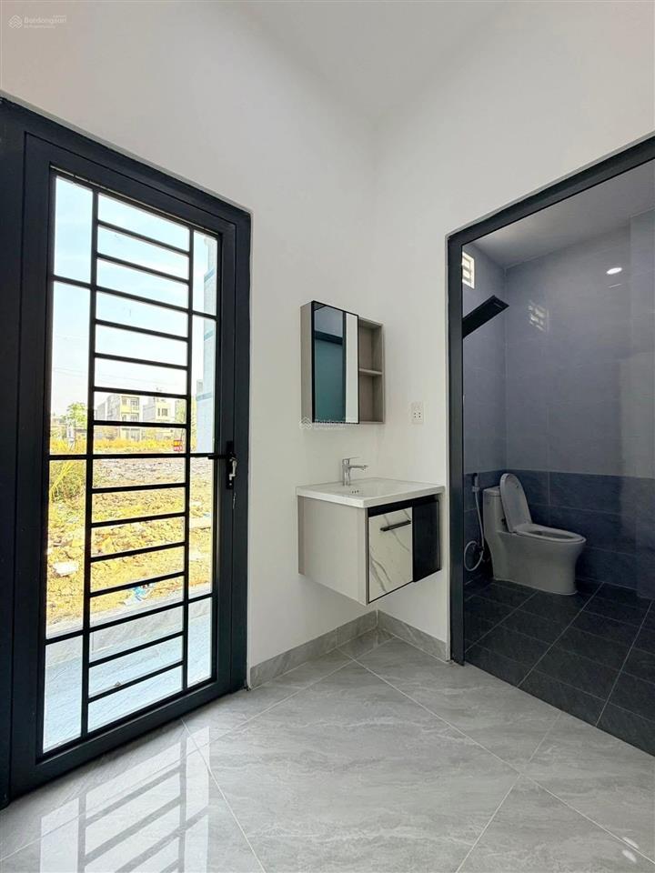 Bán căn góc 2 lầu thuộc kdc bửu long mới p. trấn biên, nhà mới ở hiện đại đầy đủ tiện nghi