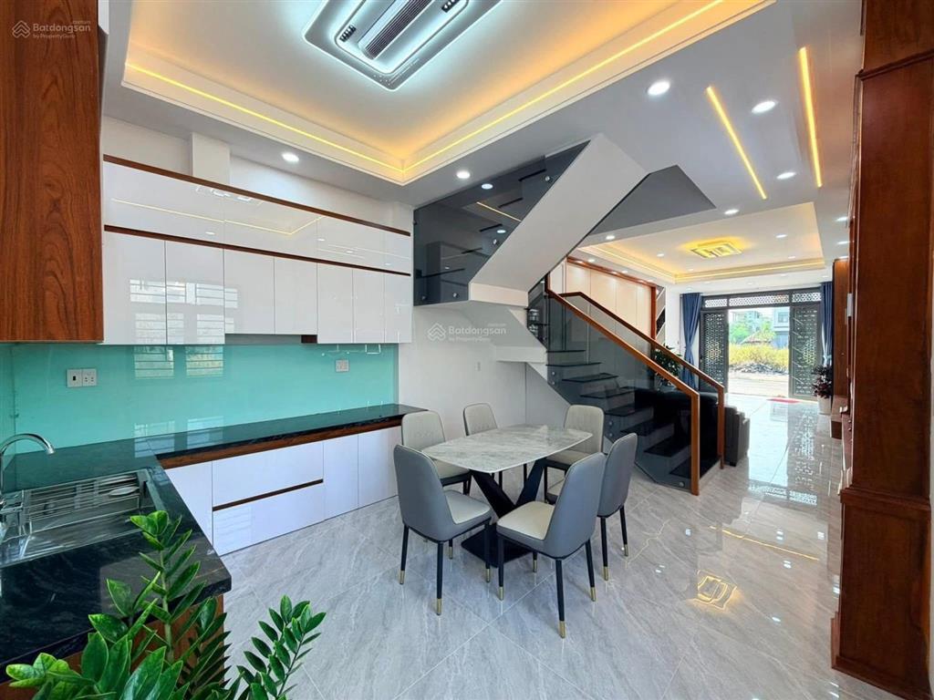 Bán căn góc 2 lầu thuộc kdc bửu long mới p. trấn biên, nhà mới ở hiện đại đầy đủ tiện nghi