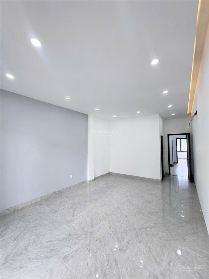 Nhà lầu mặt tiền phường thống nhất 8,2 tỷ sổ riêng thổ cư, mặt tiền buôn bán gần kdc d2d