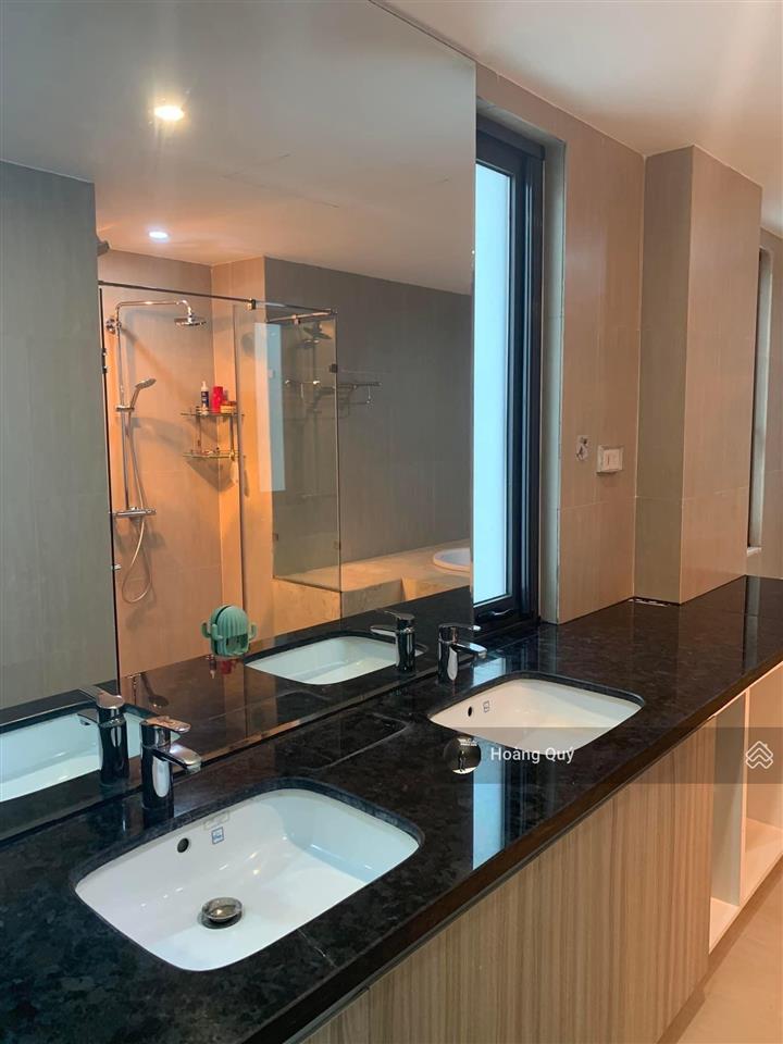 Biệt thự sân vườn kđt mễ trì  nam từ liêm 200m2*hai mặt tiền 10m. view khuôn viên giá 68 tỷ