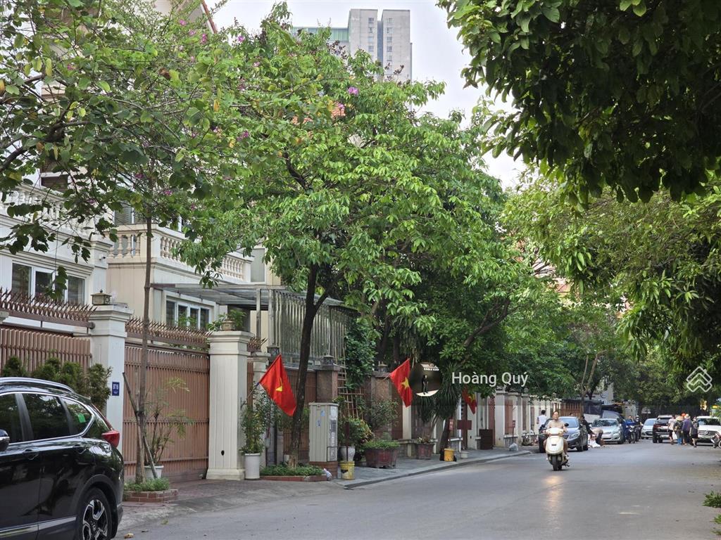 Biệt thự sân vườn kdt trung văn  nam từ liêm 179.5m2*mặt tiền 10m view khuôn viên vị trí đẹp