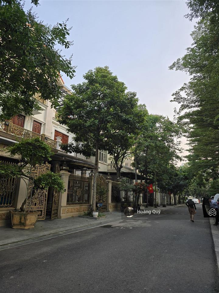 Biệt thự sân vườn kdt trung văn  nam từ liêm 179.5m2*mặt tiền 10m view khuôn viên vị trí đẹp