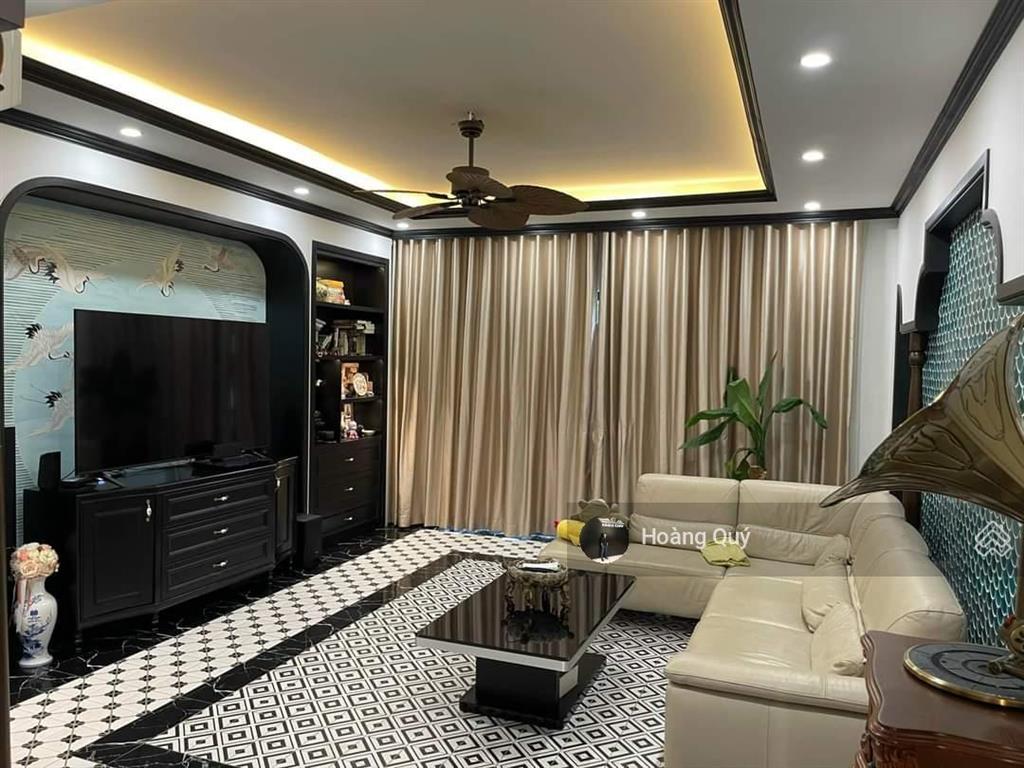 Bán nhà phân lô phố nguyễn thị định  cầu giấy 40m2*5 tầng. vị trí kinh doanh vỉa hè rộng giá 19 tỷ