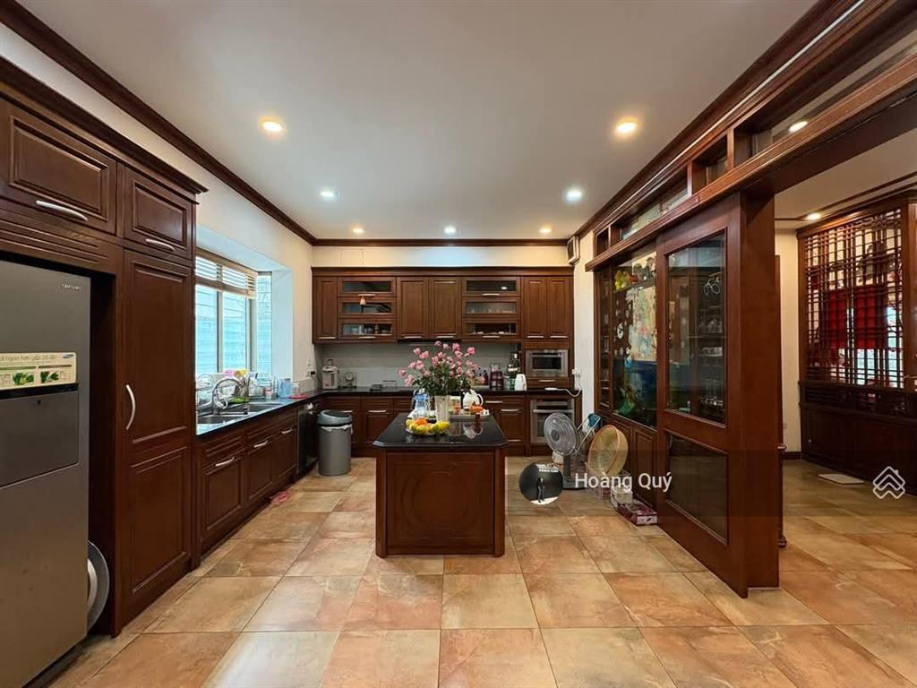 Biệt thự nhà vườn kđt trung văn 131m2*5 tầng. vỉa hè rộng, gần khuôn viên, vị trí đẹp giá 32.5 tỷ