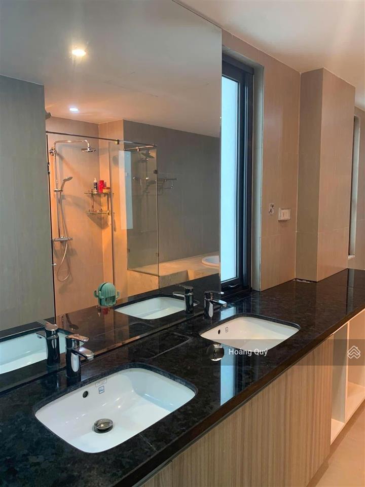 Bán gấp nhà vườn kđt yên hòa  cầu giấy 90m²* 5 tầng. vị trí đẹp view khuôn viên giá chỉ 40 tỷ
